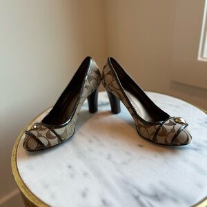 COACH Brown Viola Pumps Size 7.5 B